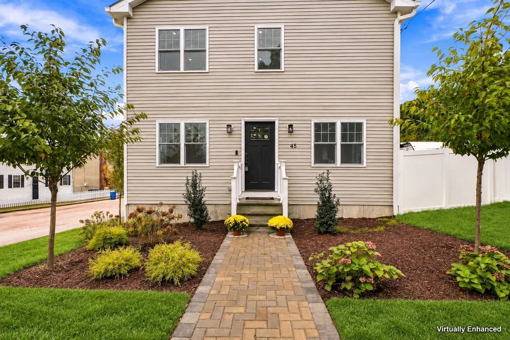 45 County St, Blackstone