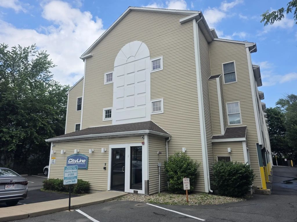 39 Broadway #206, Malden