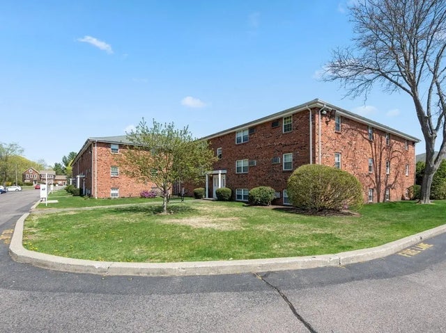 89 Pleasant St #d4, Medfield