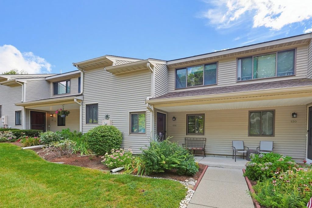 129 Highwood Drive #129, Franklin