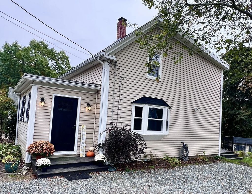 23 Stowe Ct, Hudson