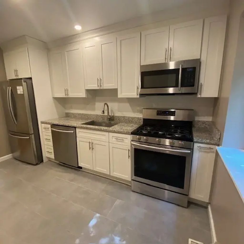 14 Bayberry Dr #1, Sharon