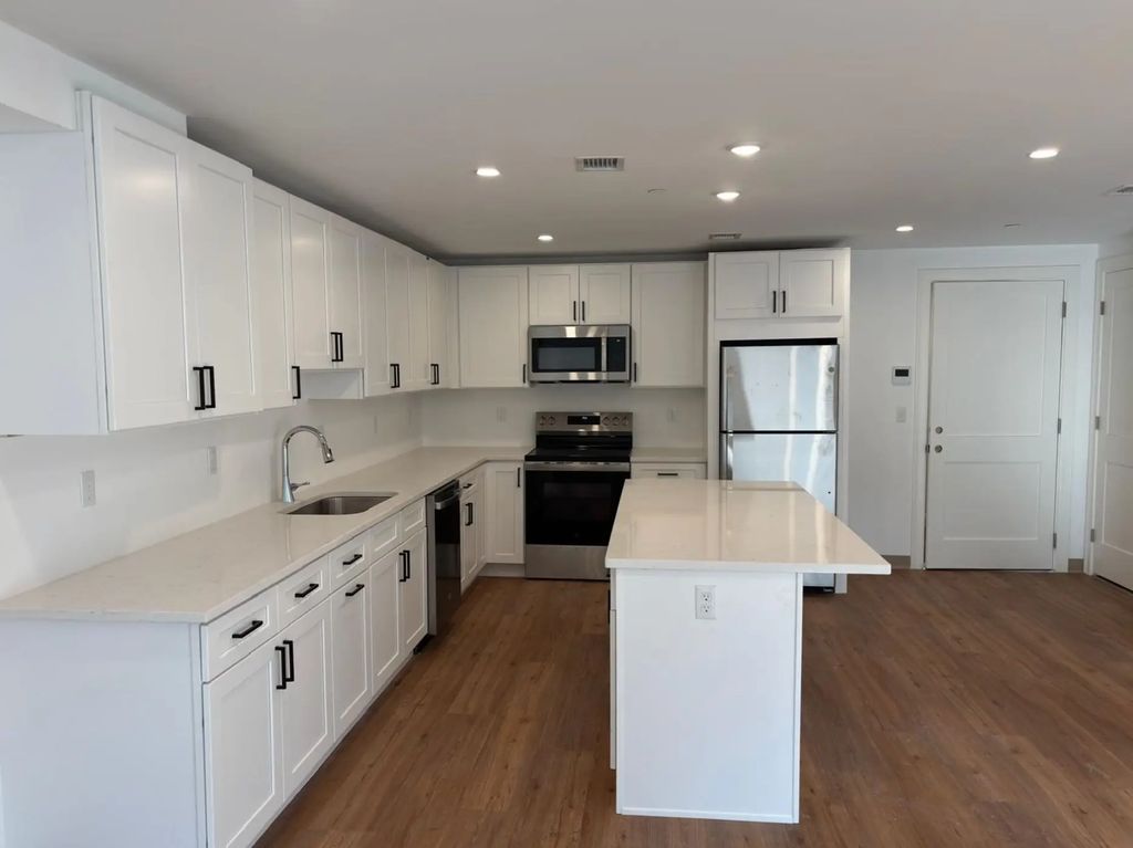 26 Union St #106, Natick