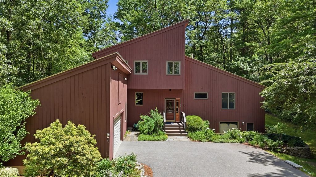 297 Reedy Meadow Rd, Groton