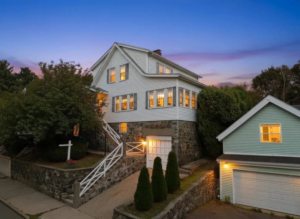 227 Fulton St, Medford
