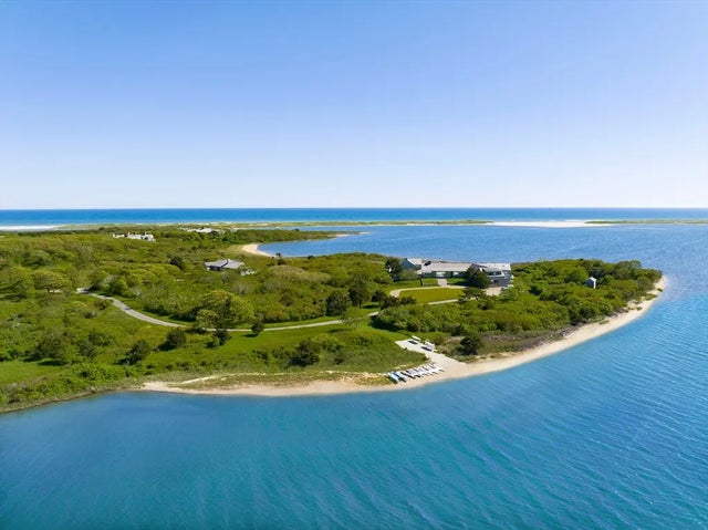 61 Butlers Cove Road, Edgartown