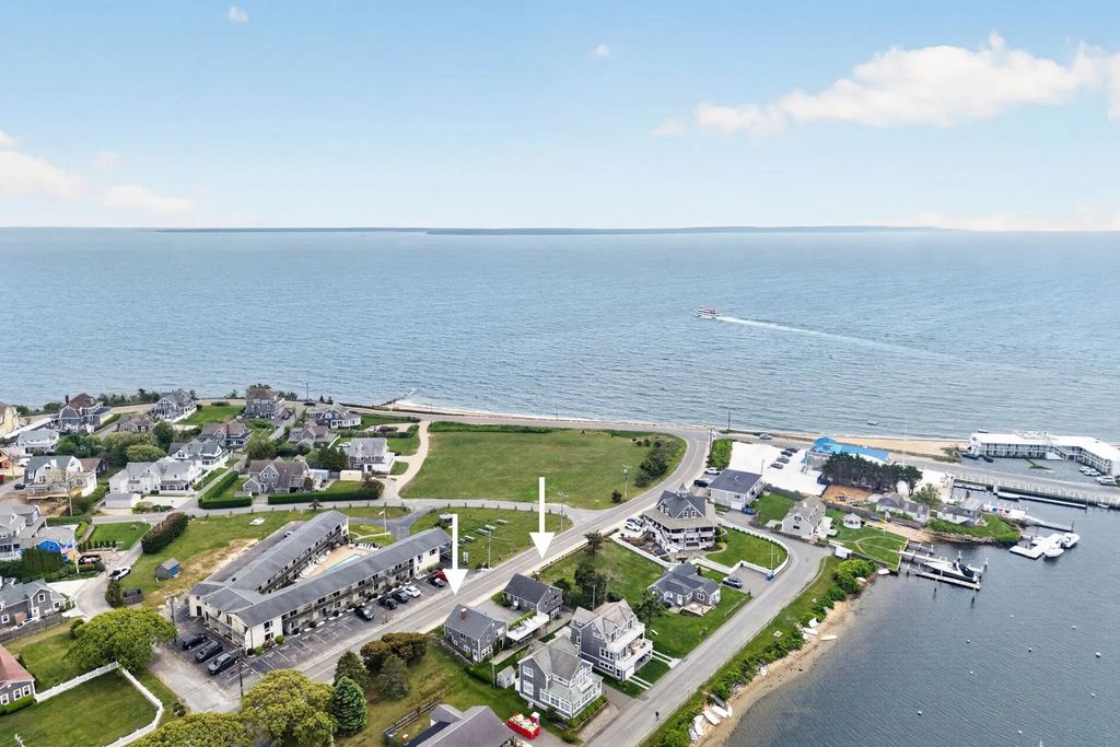 424 Grand Ave, Falmouth