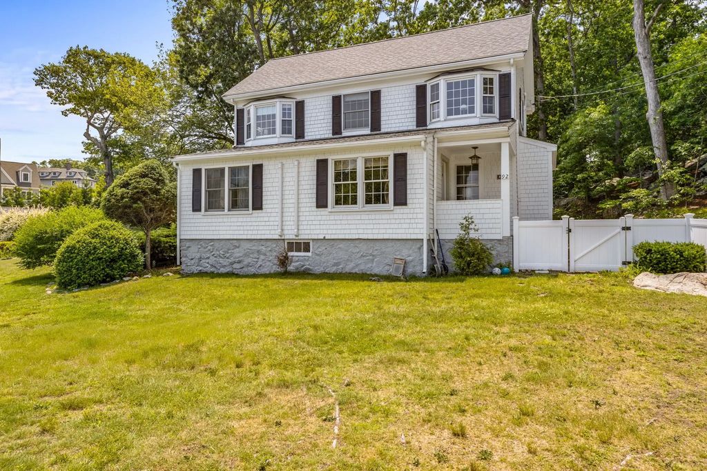92 Atlantic Ave, Cohasset