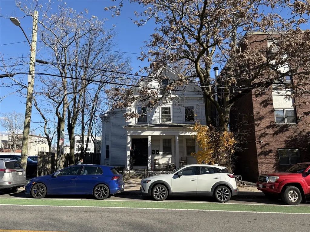 33 Beacon St, Somerville