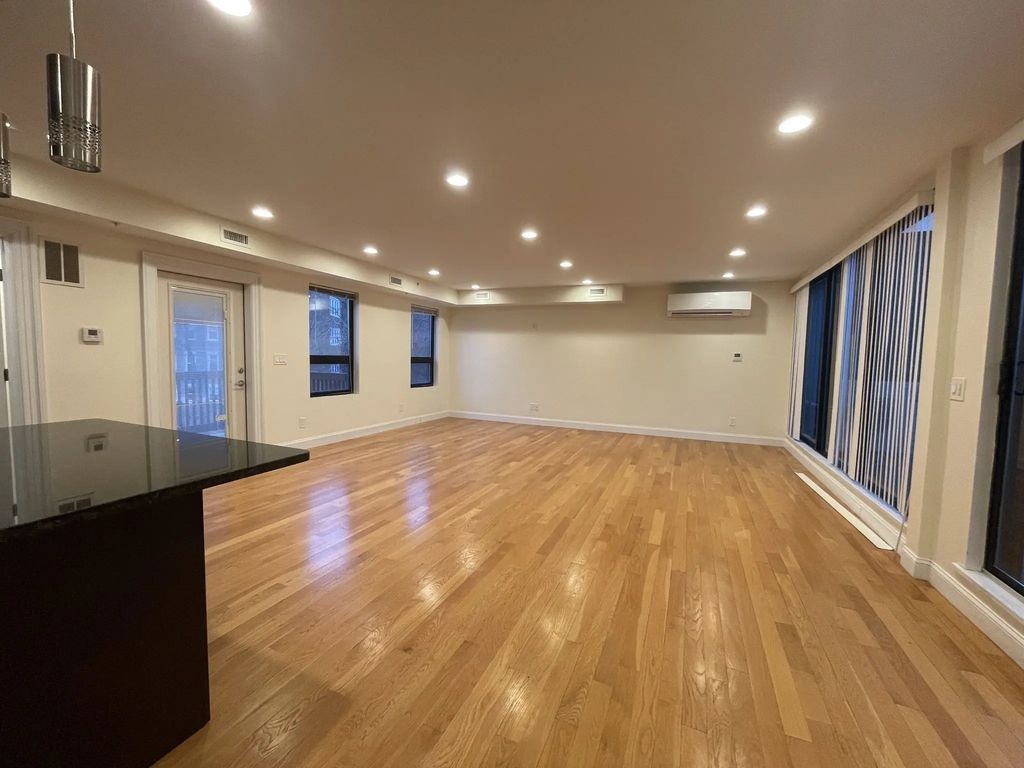 1616 Beacon St #3, Brookline