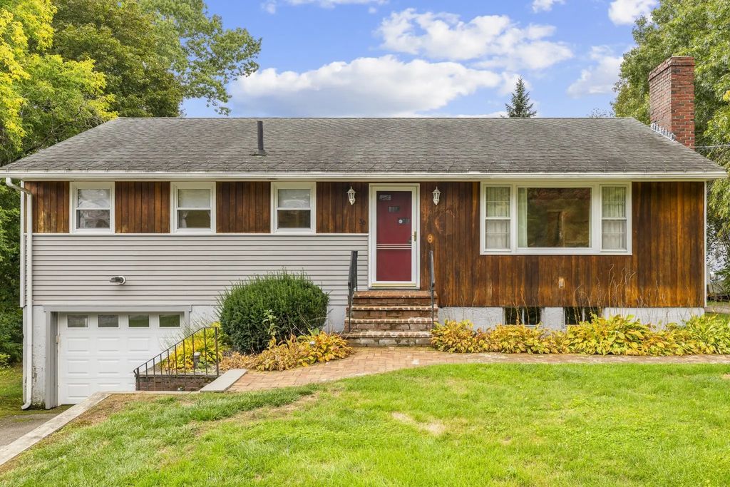 30 Lee Rd, Dracut