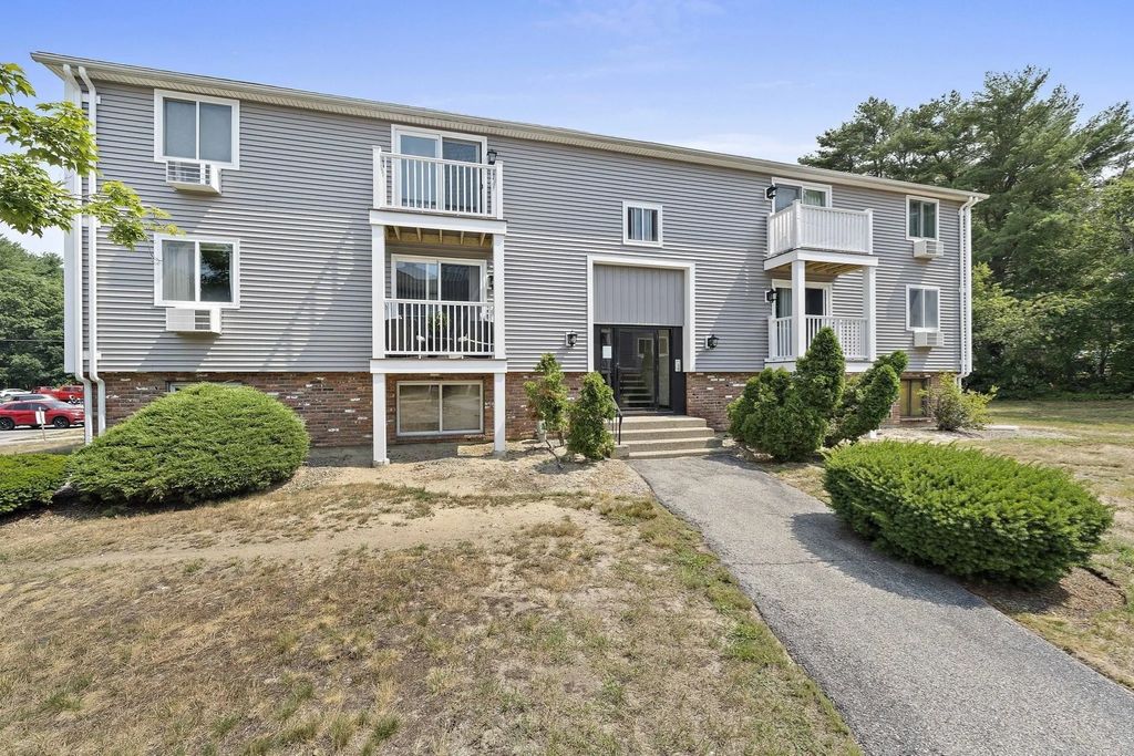 8 Royal Dane Dr #65, Marshfield