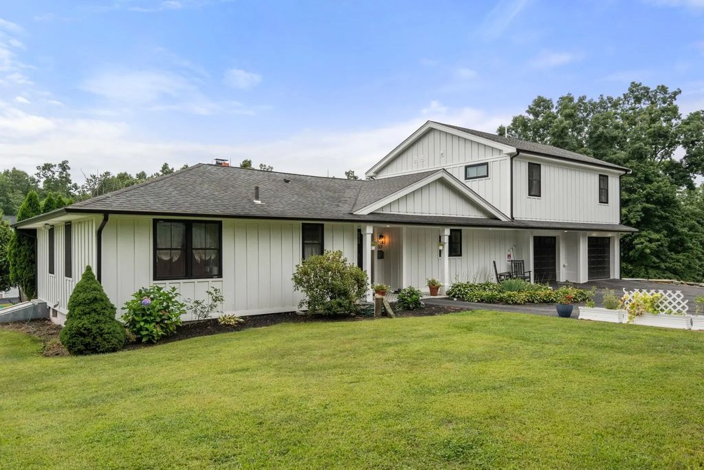 33 Putnam Hill Rd, Sutton