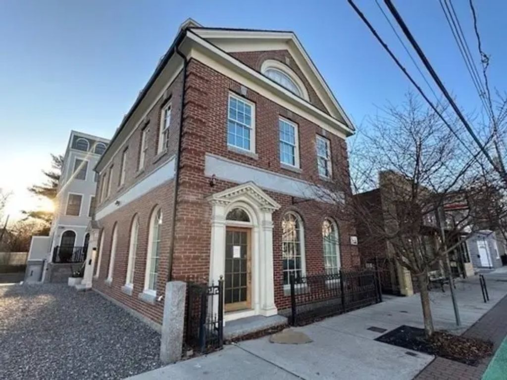 292 Beacon #1a, Somerville