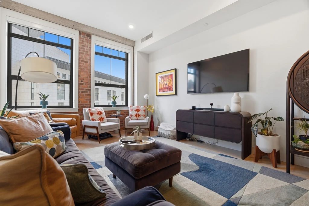 121 Portland St #507, Boston