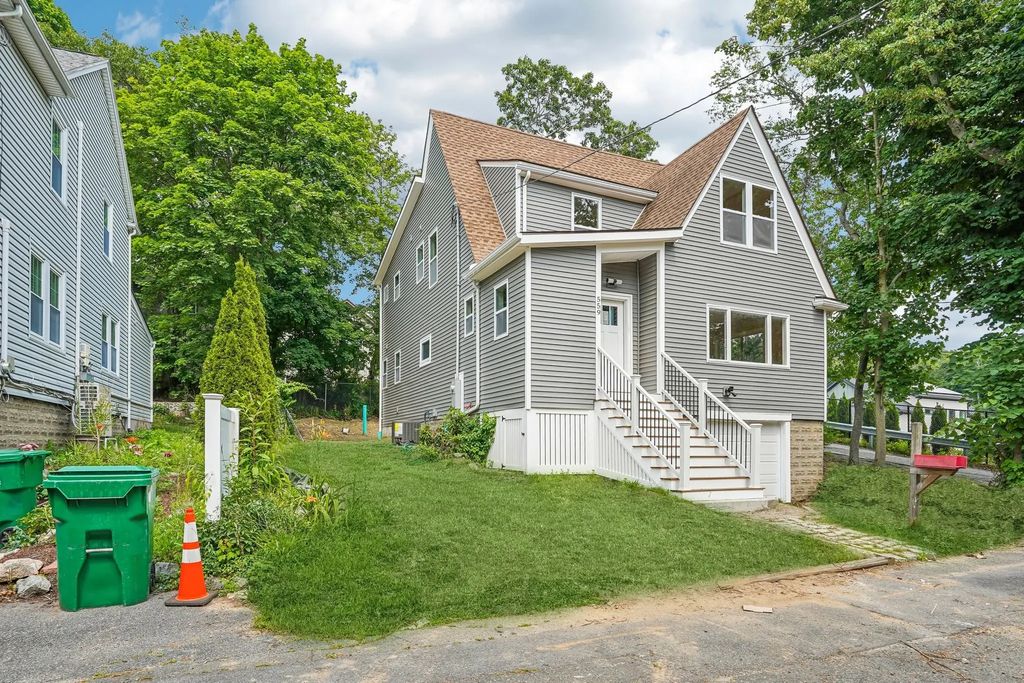 559 Winthrop St, Medford