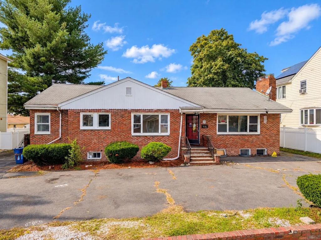 44 Essex St, Revere