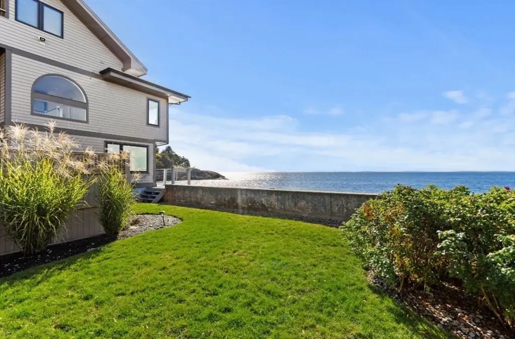 183 Bass Point Rd, Nahant