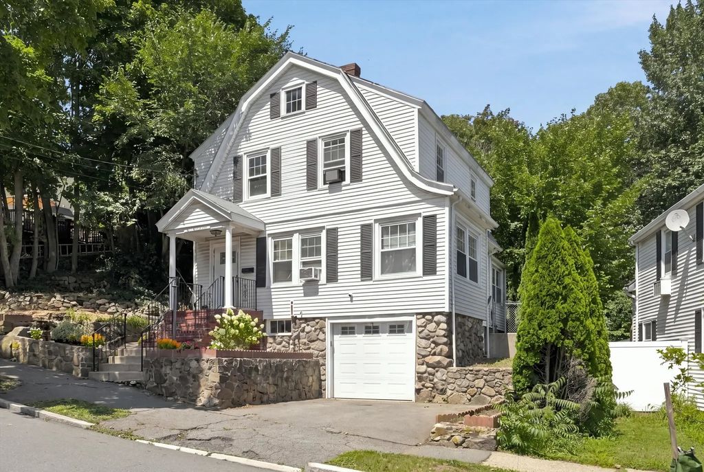 44 Fernwood Ave, Lynn