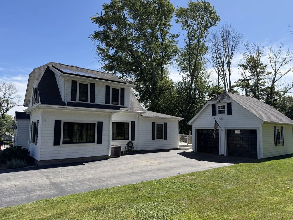 233 Gifford Ave, Somerset