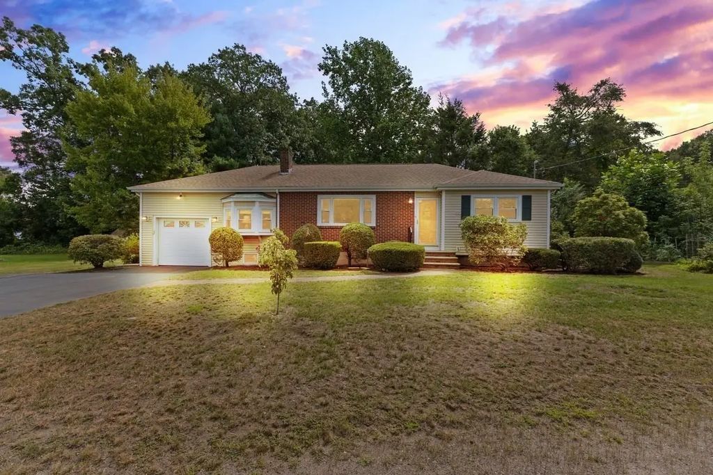 58 Harlan Cir, Brockton