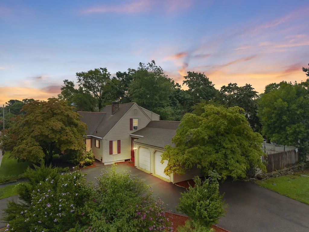 59 Mulberry St, Attleboro