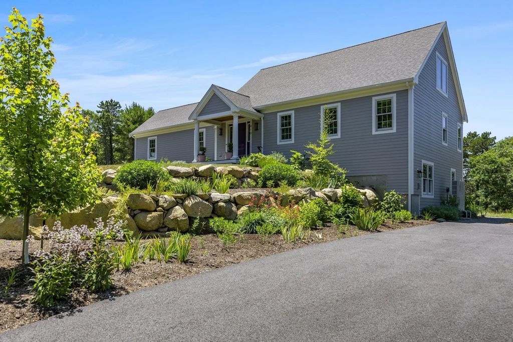 410 Blueberry Pond Dr, Brewster