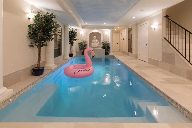 11 Chestnut Street, Boston