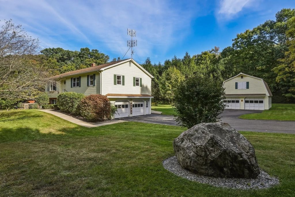 10 Nowak Avenue, Ludlow