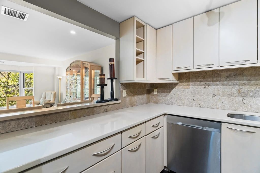 1 Watermill Pl #316, Arlington