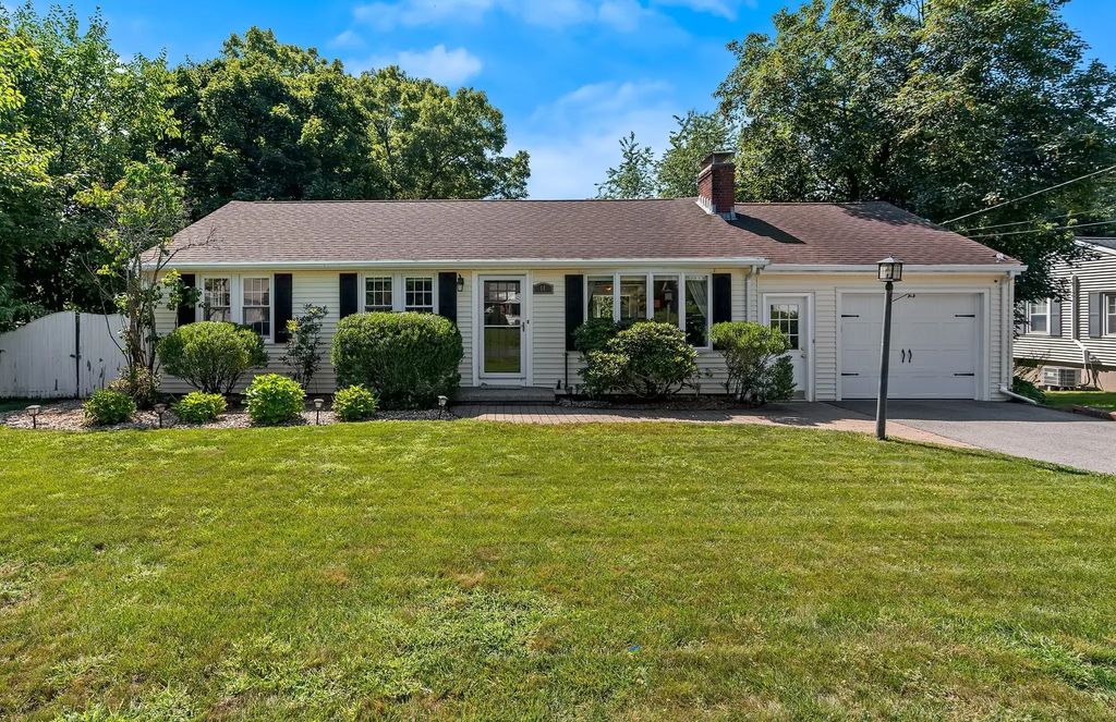 14 Sunset Drive, Northborough