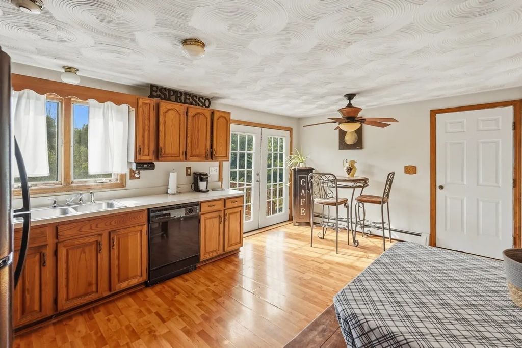 4 Henry Marsh Rd #b, Oxford