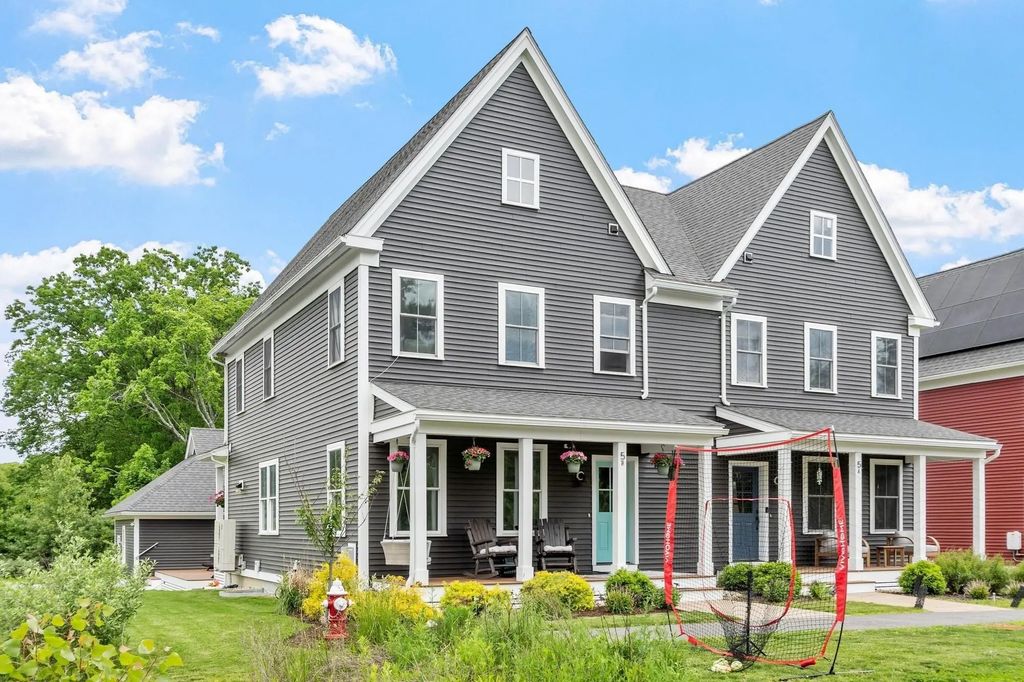 5 Powell St #b, Devens