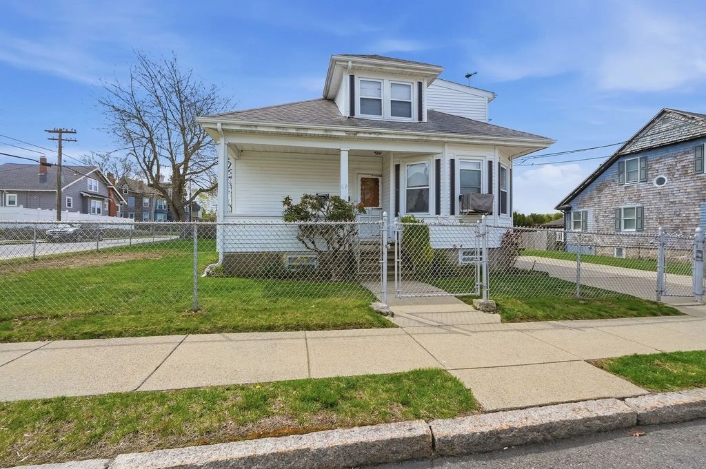 62 Topham Street, New Bedford