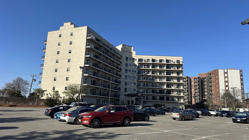 133 Commander Shea Blvd #113, Quincy