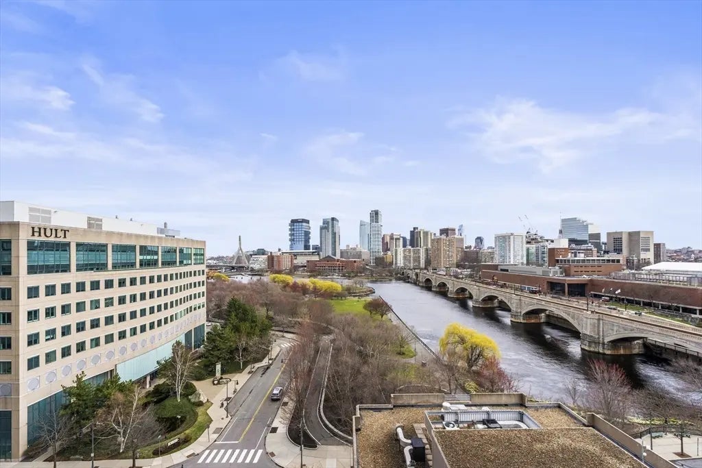 8-10 Museum Way #1205, Cambridge