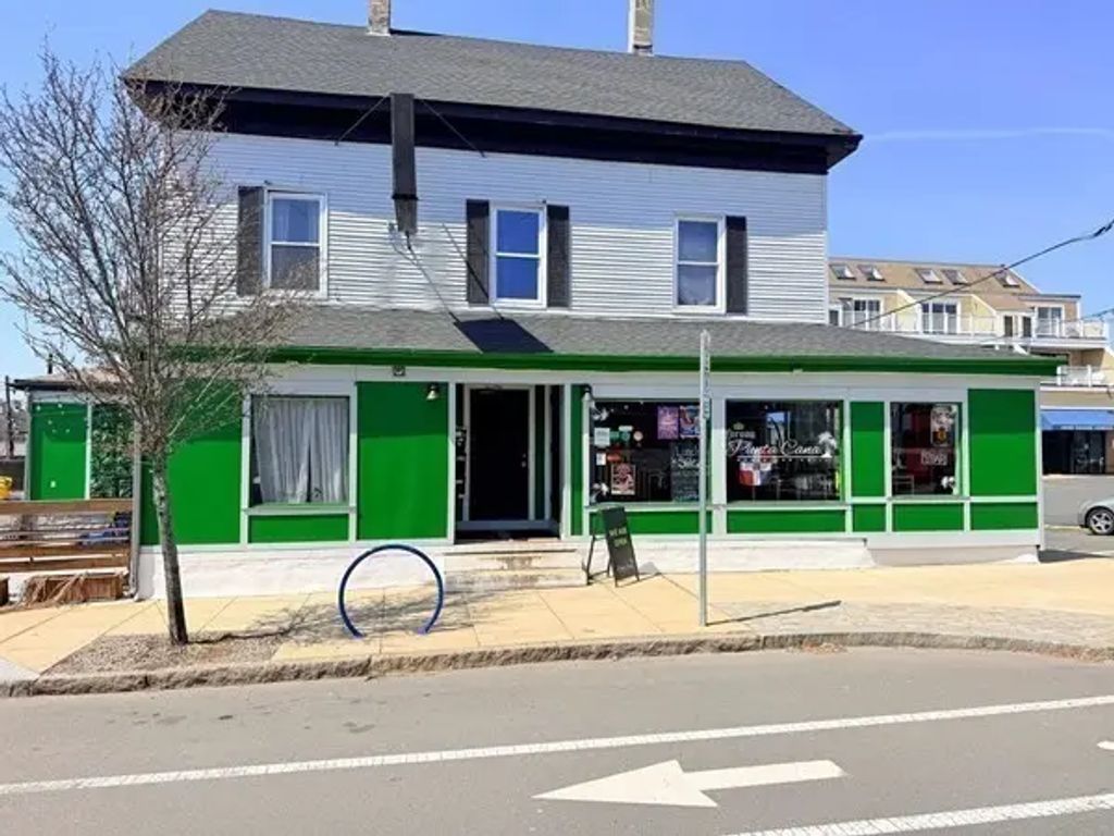 342 Rantoul St., Beverly