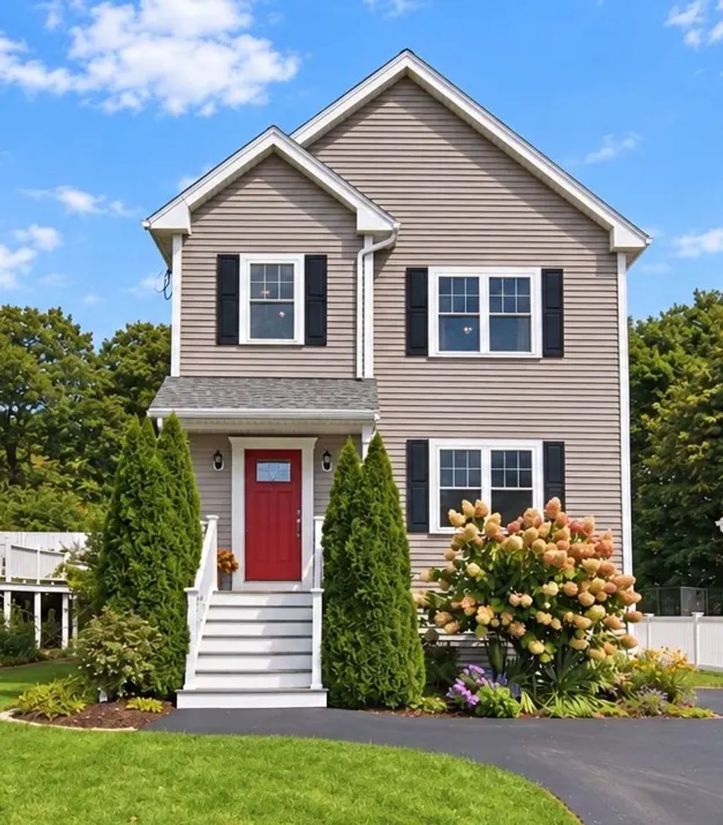 271 Lebanon St, Malden