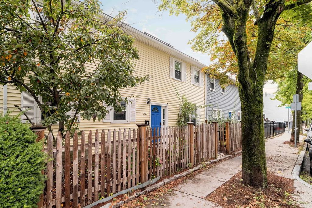 235 Cardinal Medeiros Avenue, Cambridge