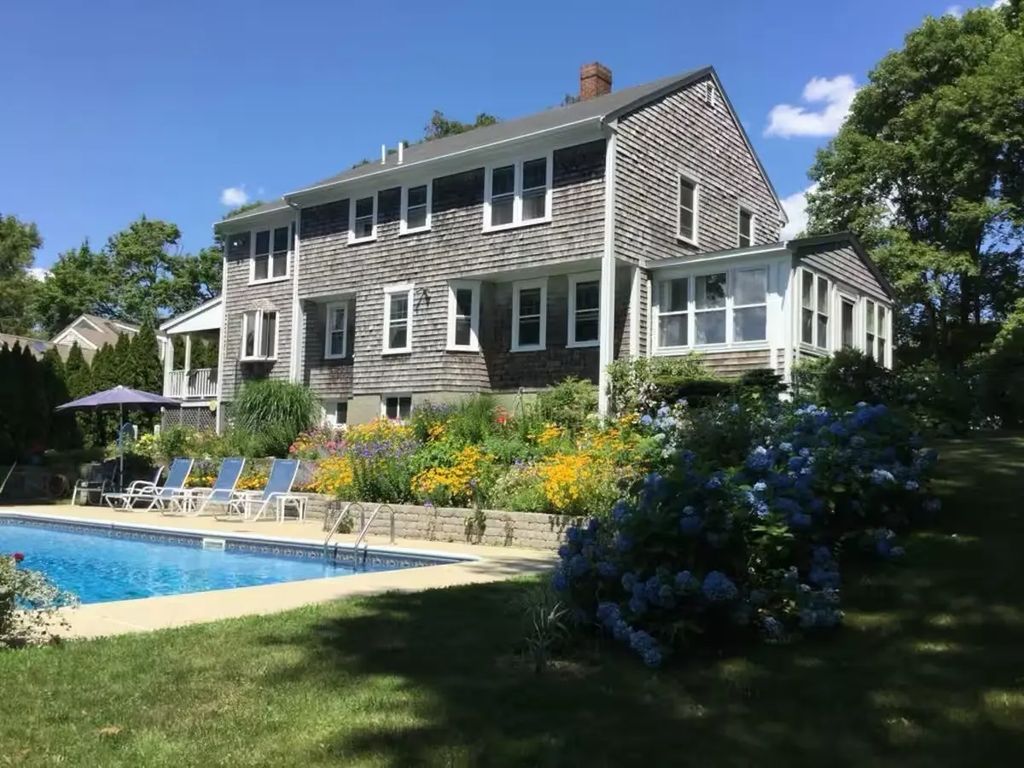530 Elm, Dartmouth