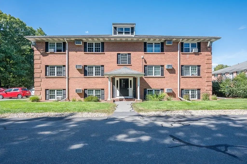 75 Leonard #75, Boxborough