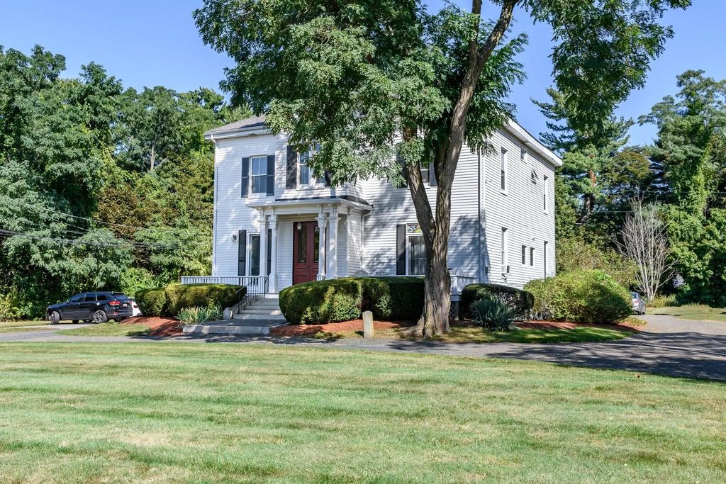219 Pond St #1, Natick
