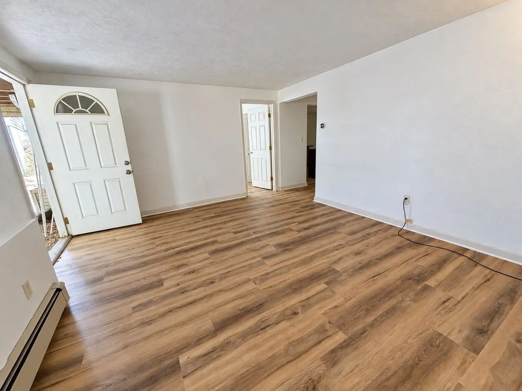 126 Turnpike St #b, Canton