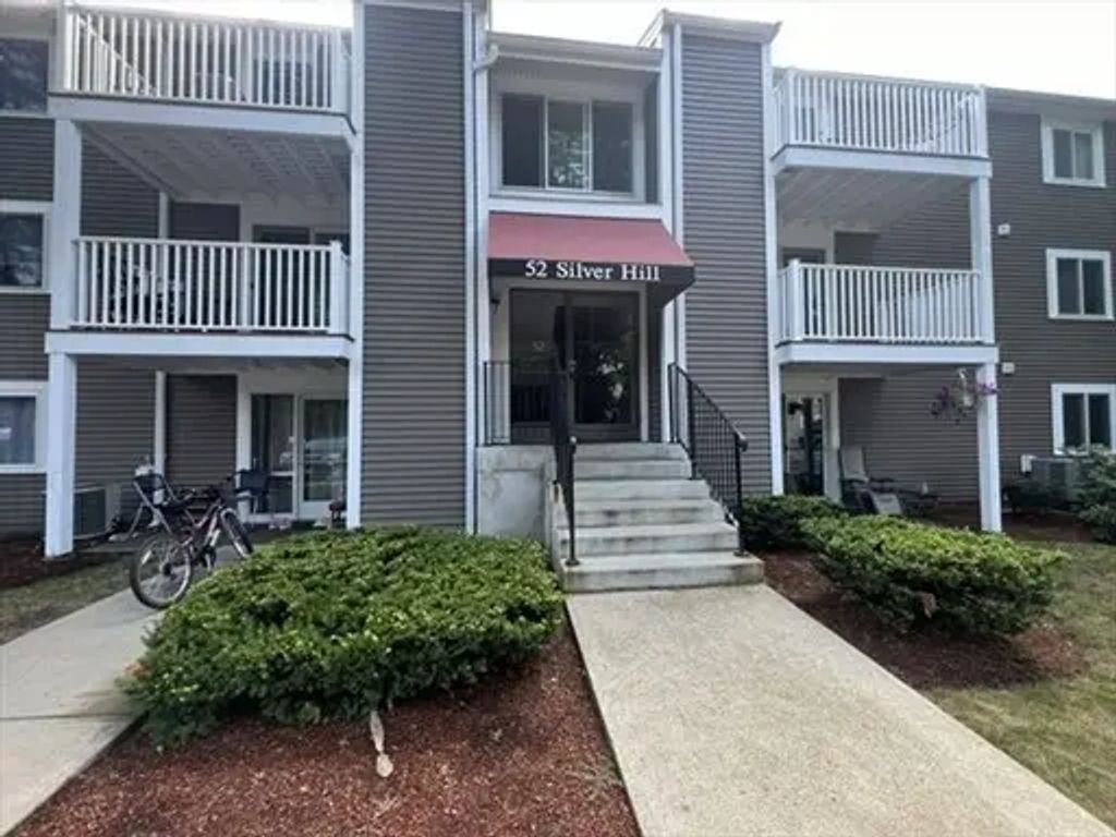 52 Silver Hill Ln #20, Natick