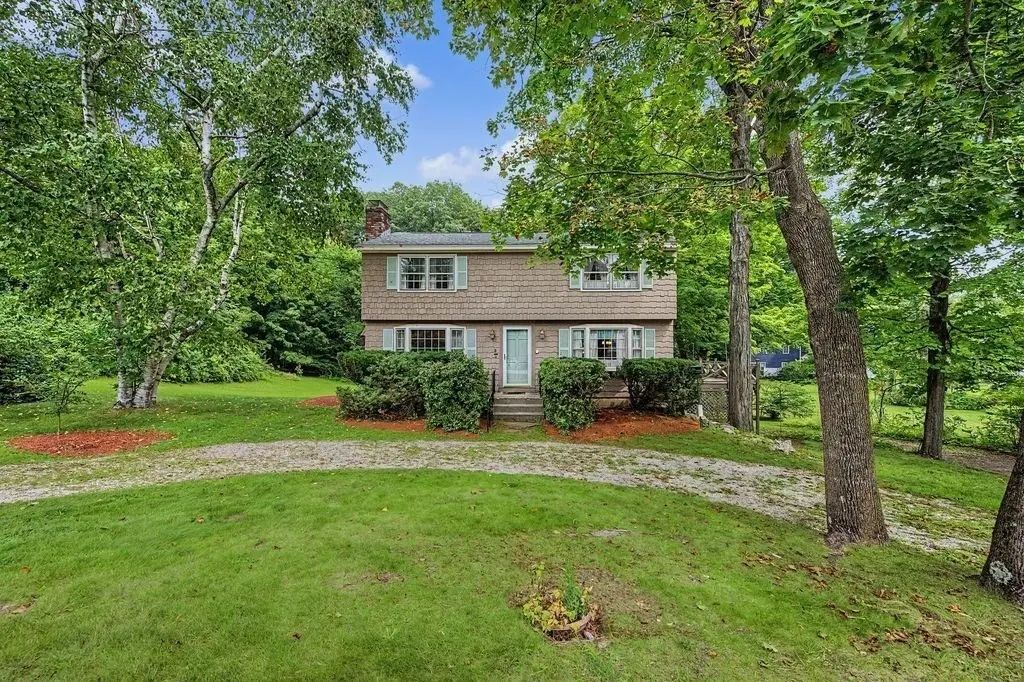 8 Sullivan Avenue, Salem