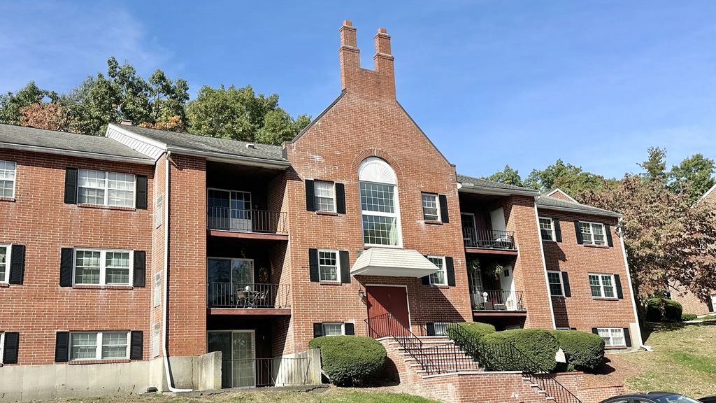 5 Louisburg Sq #7, Nashua
