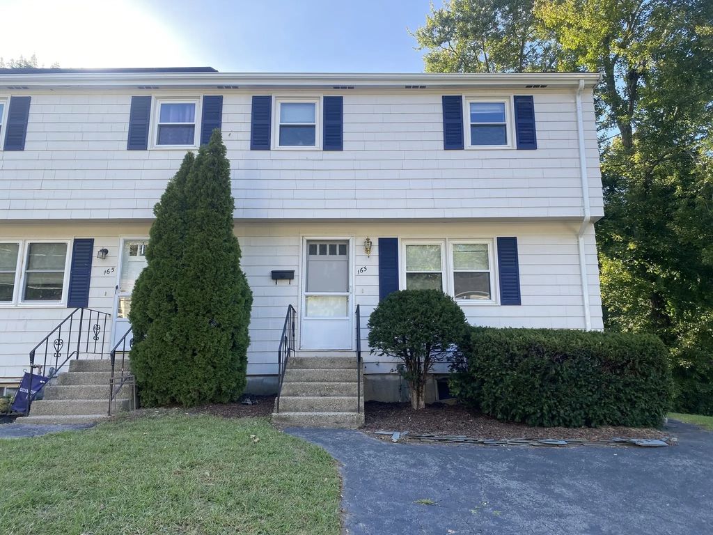 163 Maple St #163, Needham
