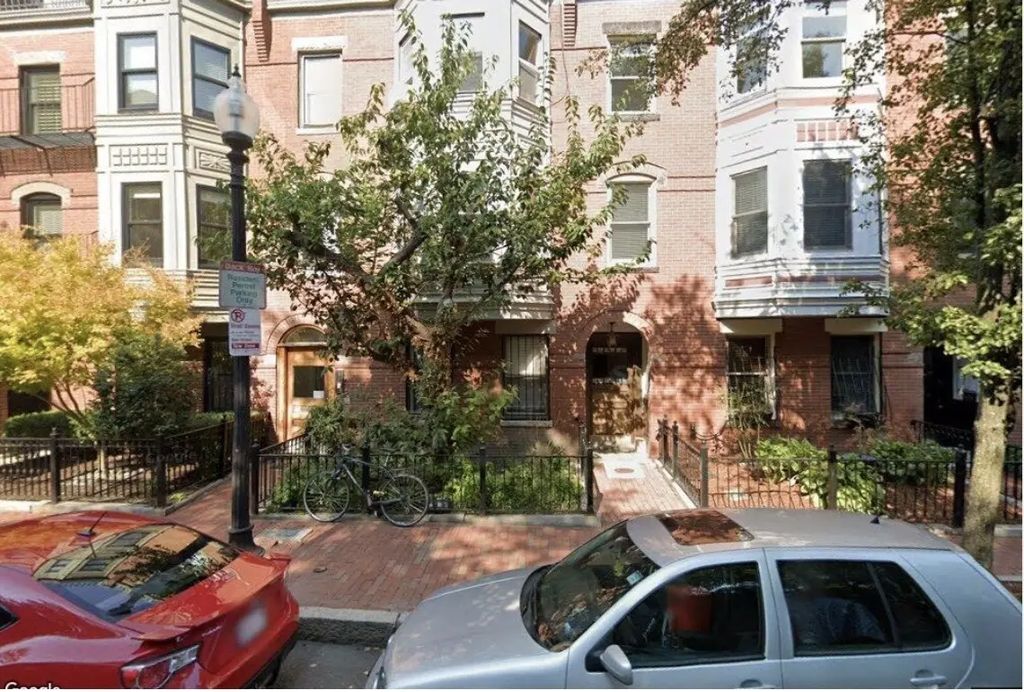 12 Follen St #2, Boston