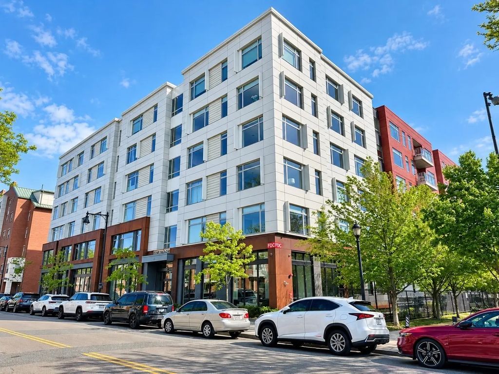 99 Sumner St #305, Boston