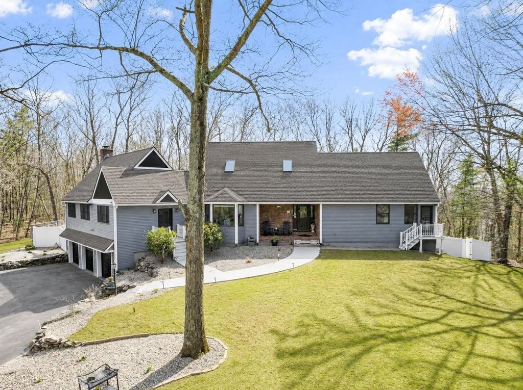 99 Longview Street, Palmer